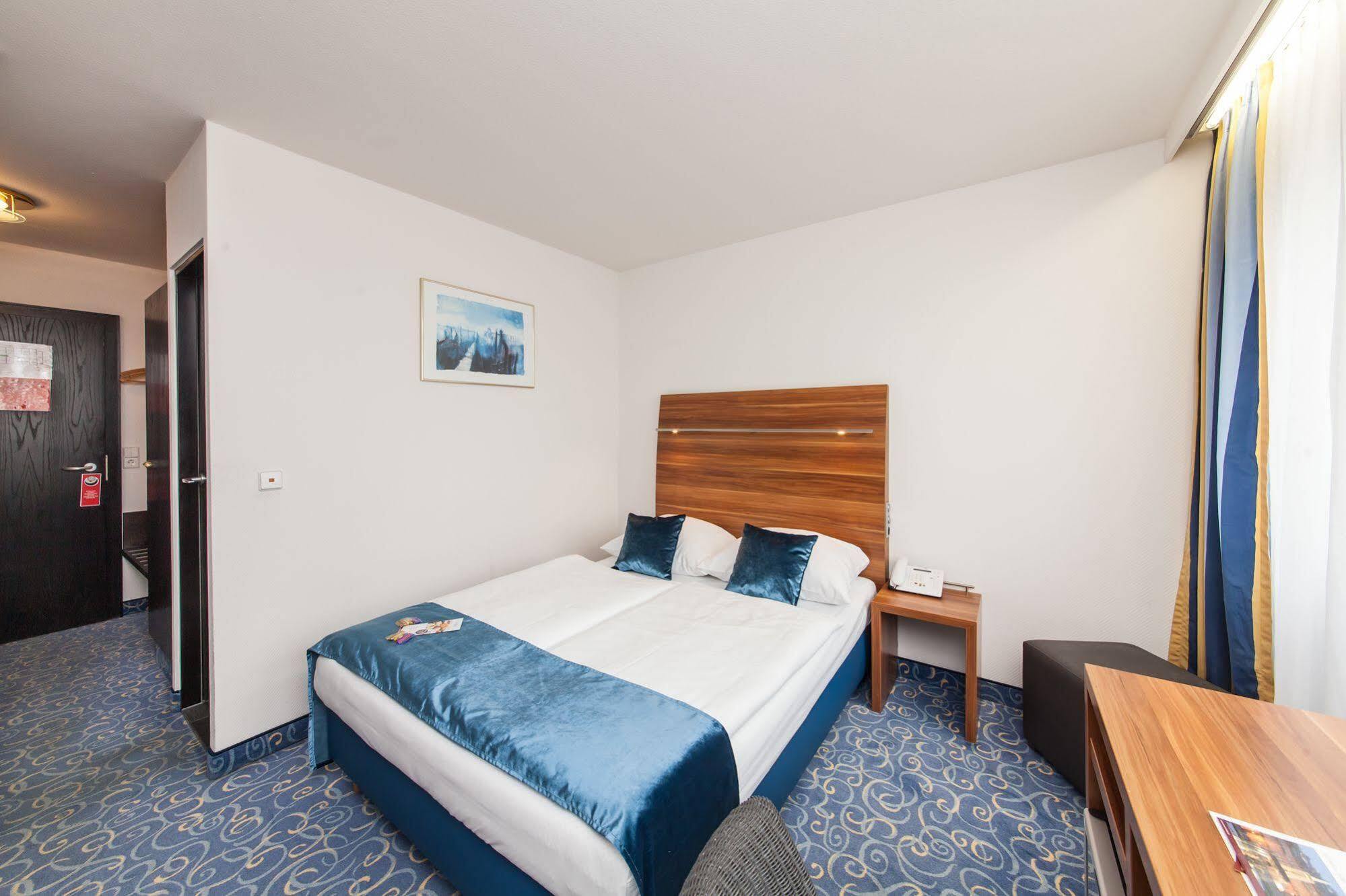 Korntal-Münchingen Hotel Strohgaeu מראה חיצוני תמונה