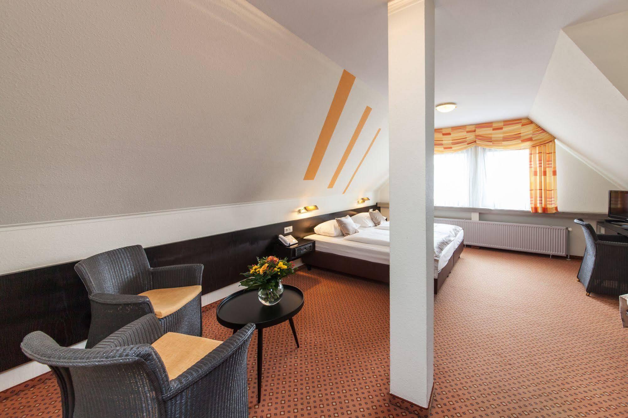 Korntal-Münchingen Hotel Strohgaeu מראה חיצוני תמונה