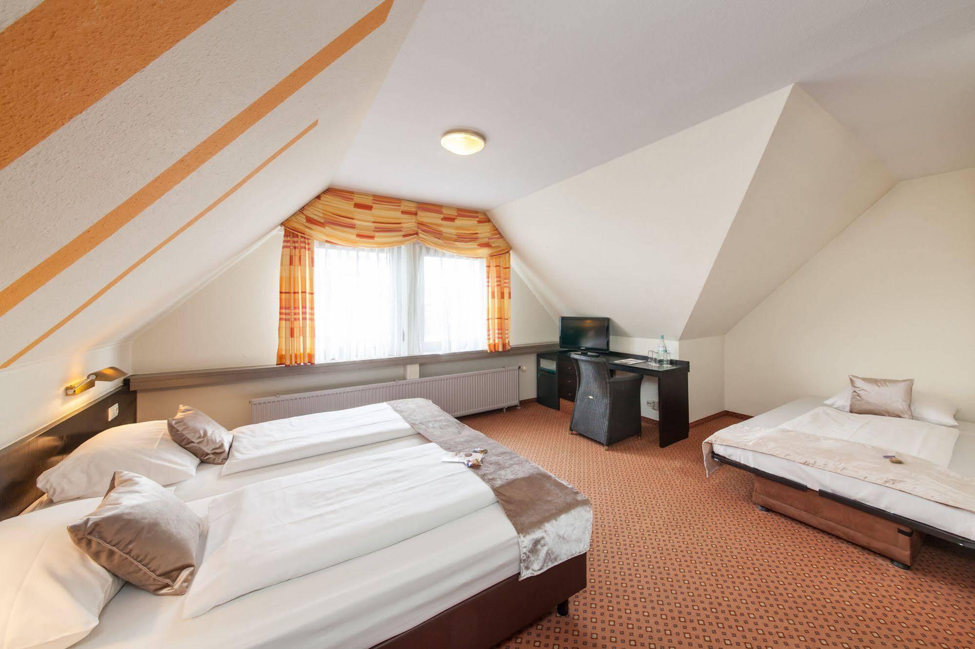 Korntal-Münchingen Hotel Strohgaeu מראה חיצוני תמונה